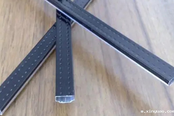 黑色中空铝条图片